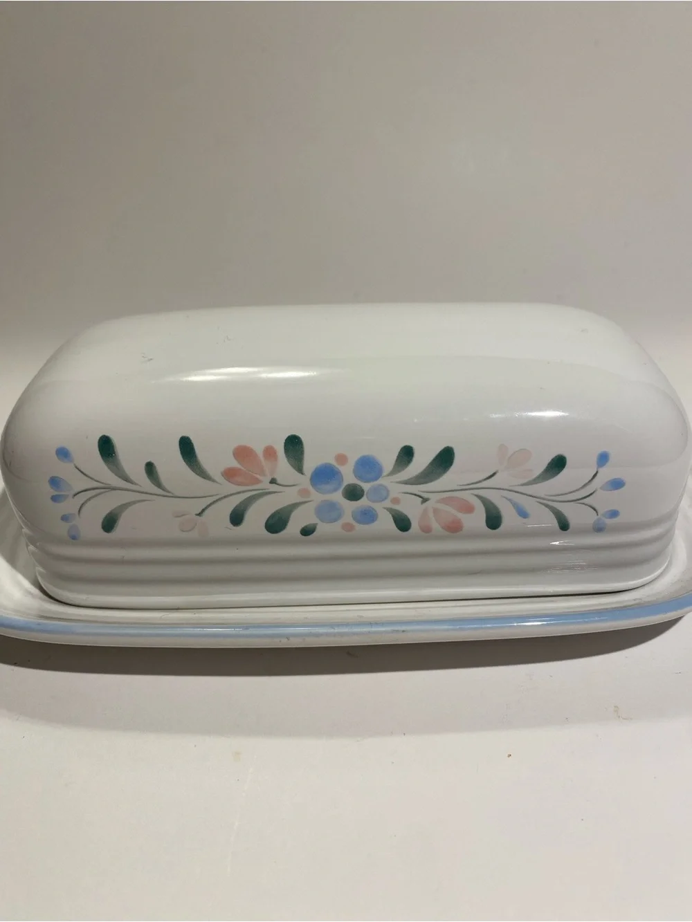 Vintage Fascino by Yamaka Stoneware Covered Butter Dish Hand-Painted Blue Pink